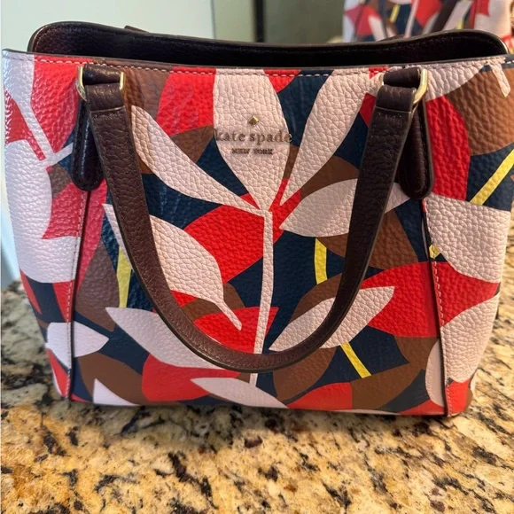 Kate Spade floral pebble leather purse - Picture 1 of 8